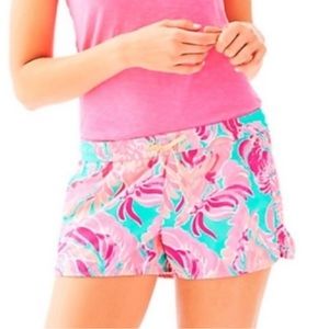 Lilly Pulitzer Shorts Luxletic Run Around in Love Birds Size S